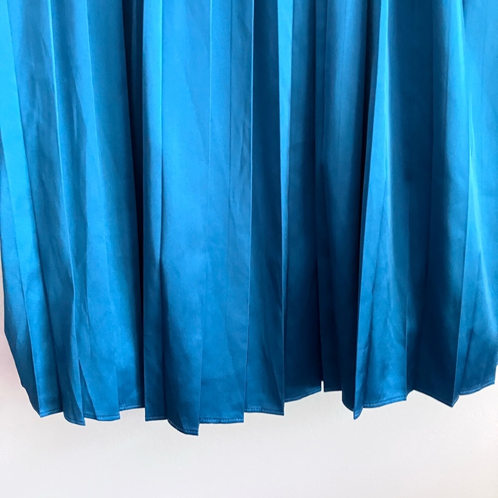 FATE Turquoise Pleated Belted Midi Skirt Size L NWT - Picture 5 of 12